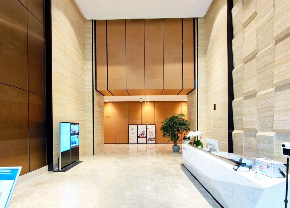 蓝润摩里中心大堂图