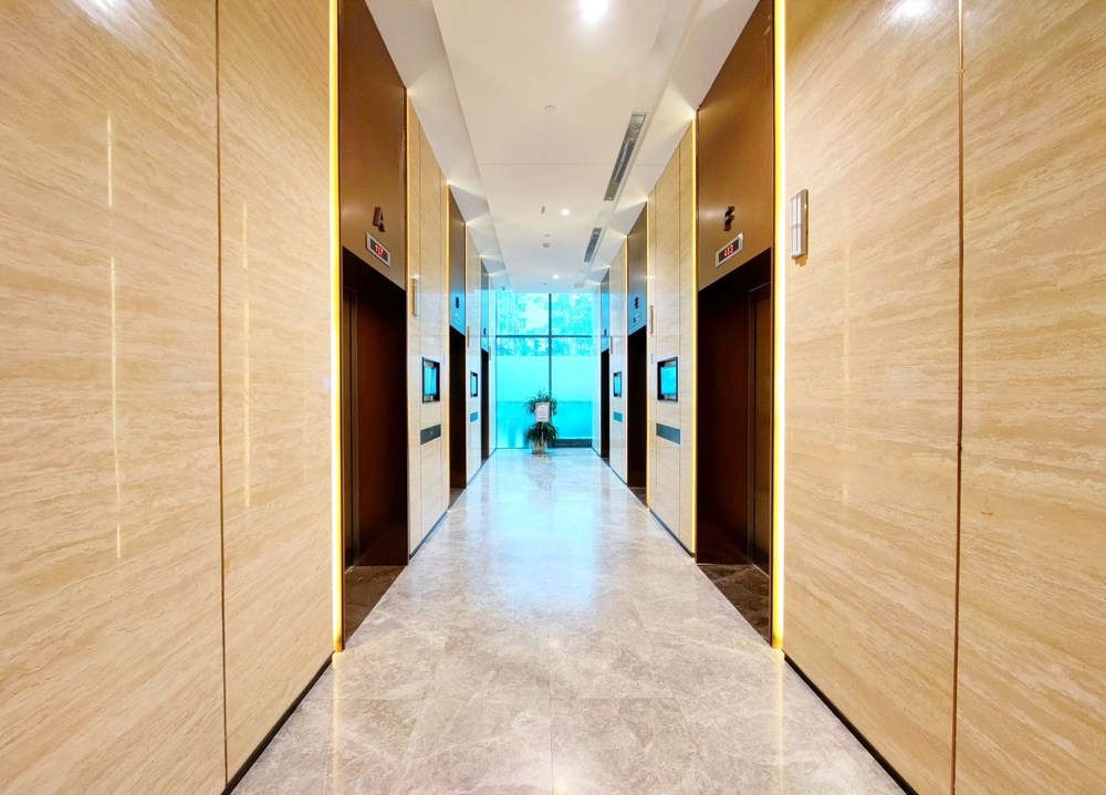 蓝润摩里中心电梯厅图